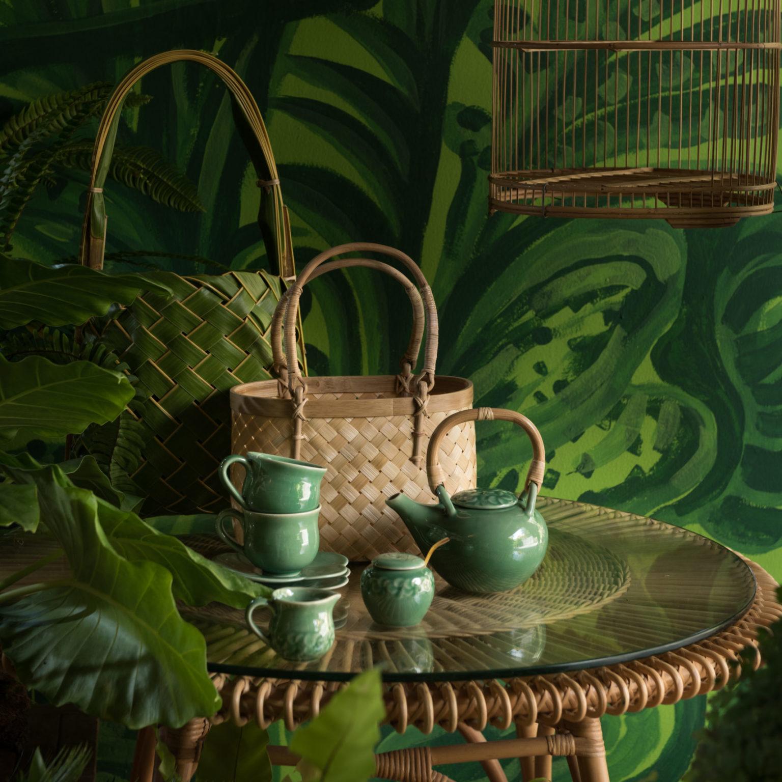 Frangipani Teapot Set Dark Green Gloss Jenggala Keramik  