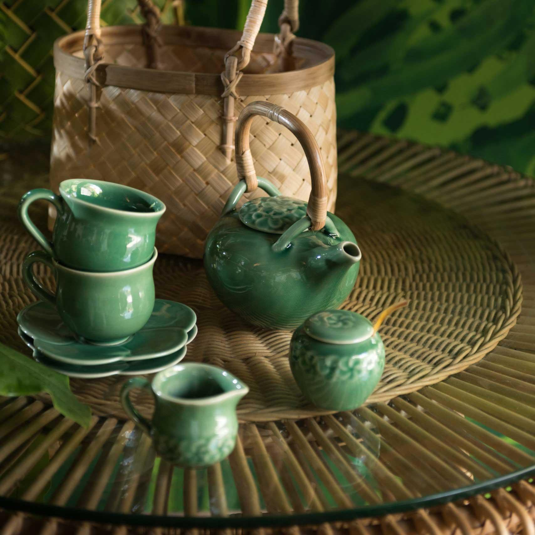 Small Frangipani Teapot Cream Kahala - Jenggala Keramik Bali - Ceramic